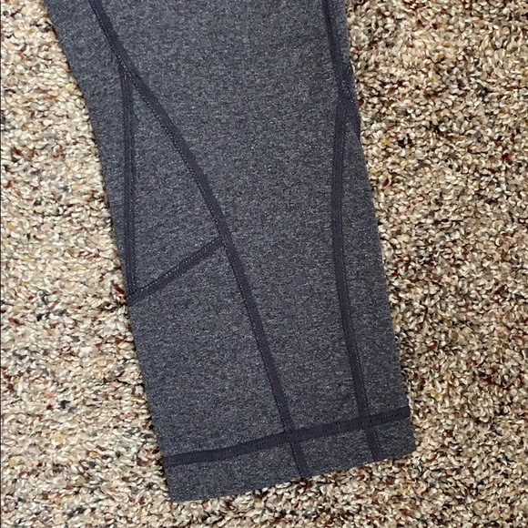 Lululemon Wunder Under Crop 21” - Size 4 - Picture 2 of 6